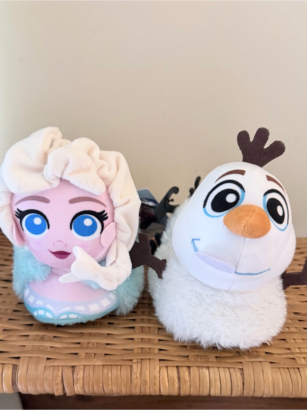 Plush Elsa and Olaf Pair - Pink, White, Blue size 9/10 NWT